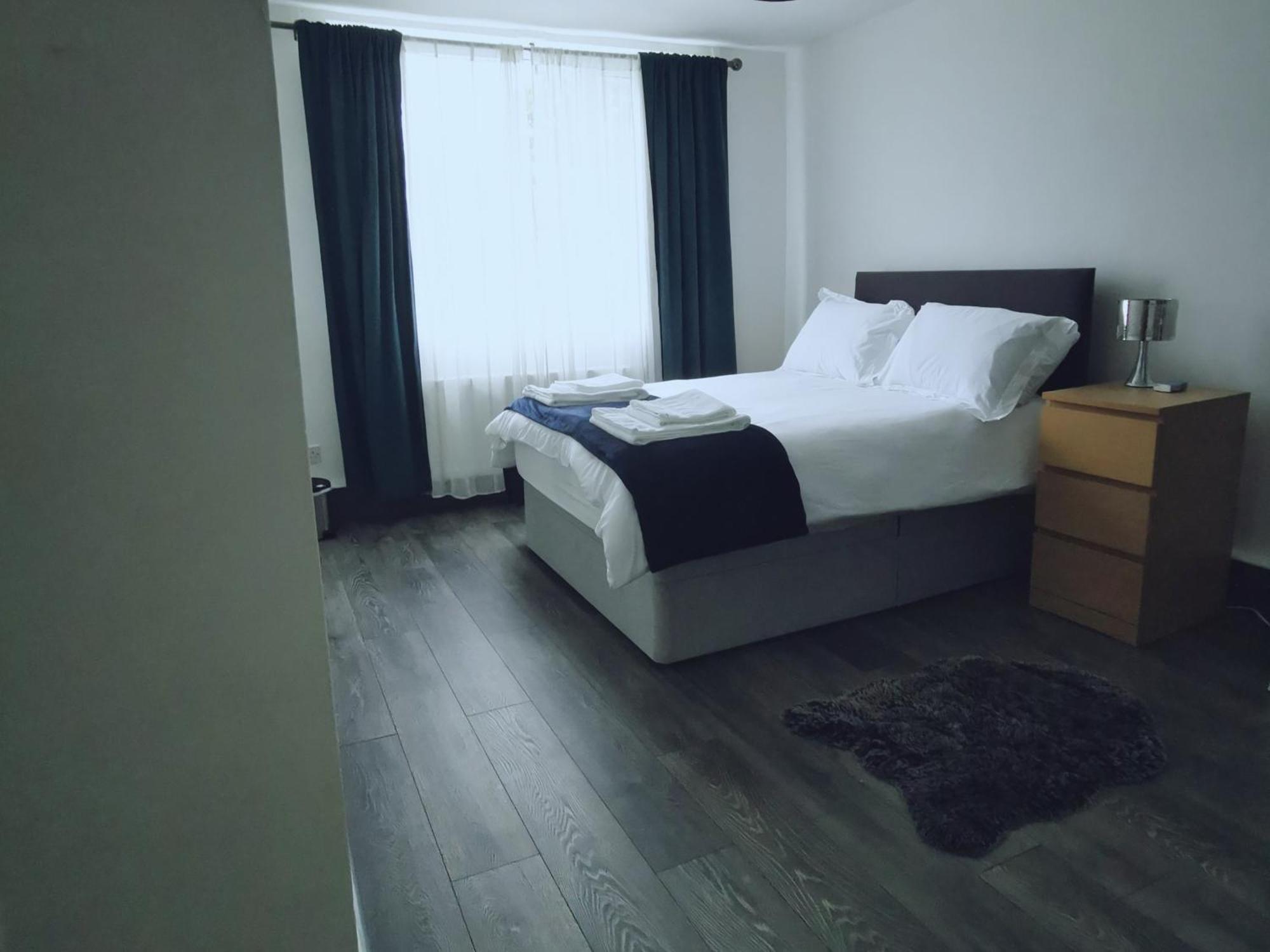 Entire 1 Bed Spacious Apartment, Private Balcony & Study Room Near City Whitehouse  Экстерьер фото